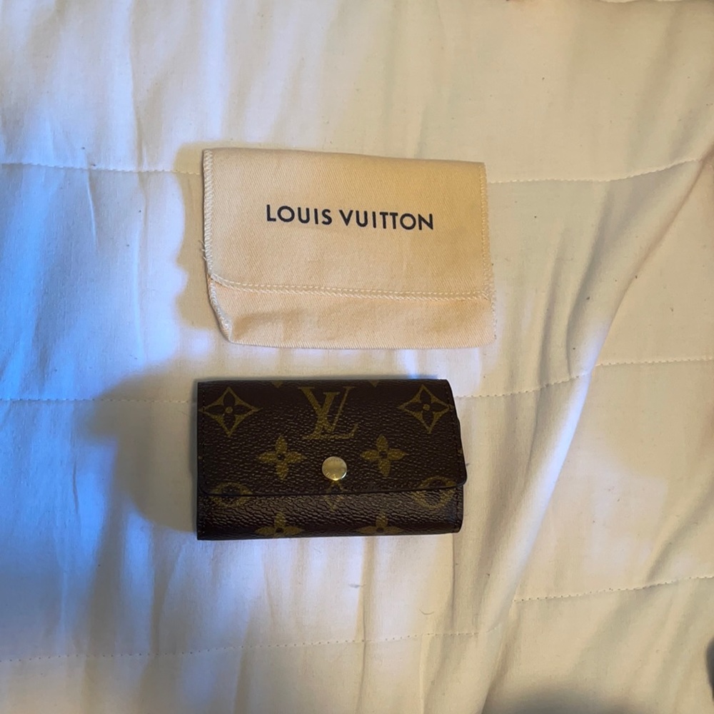 Louis Vuitton 6 Key Holder